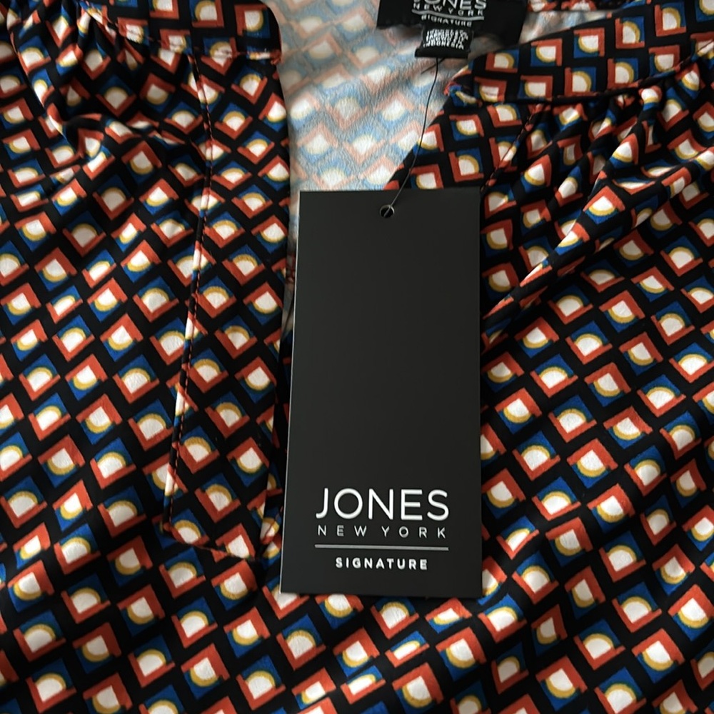 size M, Black, Blue and Rusty Red Women's Top, NWT
Jones NY - Picture 6 of 8